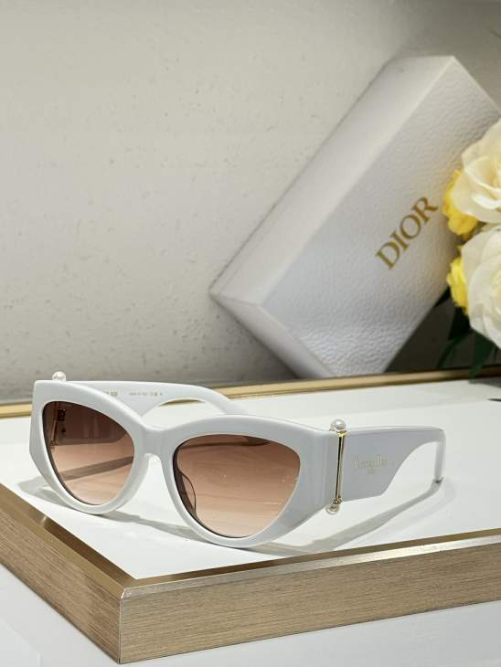 Picture of Dior Sunglasses _SKUfw76145769fw